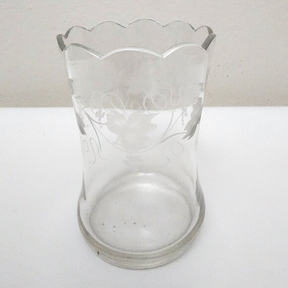 RARE ANTIQUE Scallop Cut Edge Etched Floral & Leaf Crystal Antique Vase - Picture 2 of 8